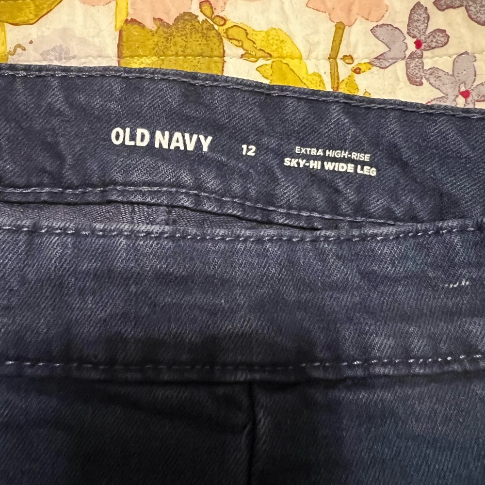 Old Navy Women's SKY-HI wide LEG jeans - Picture 7 of 7
